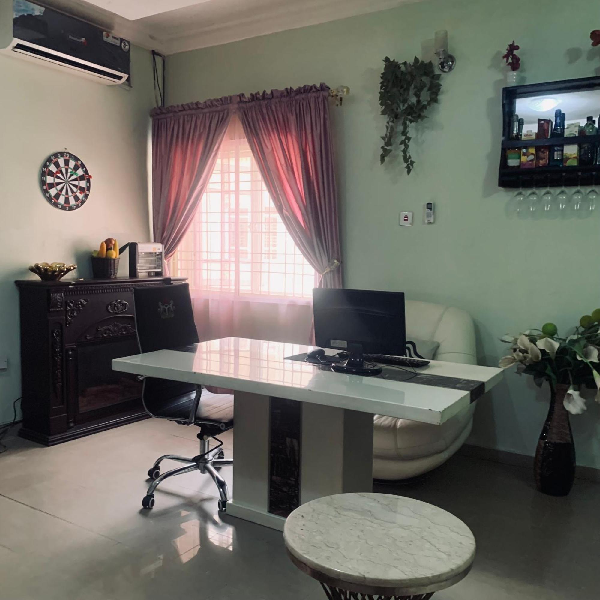 Aparthotel Health Plaza Abuja Esterno foto